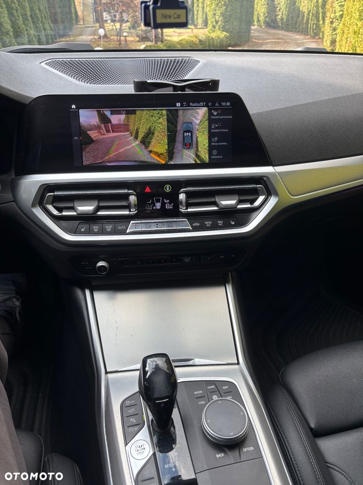 BMW Seria 3 330i xDrive - 10