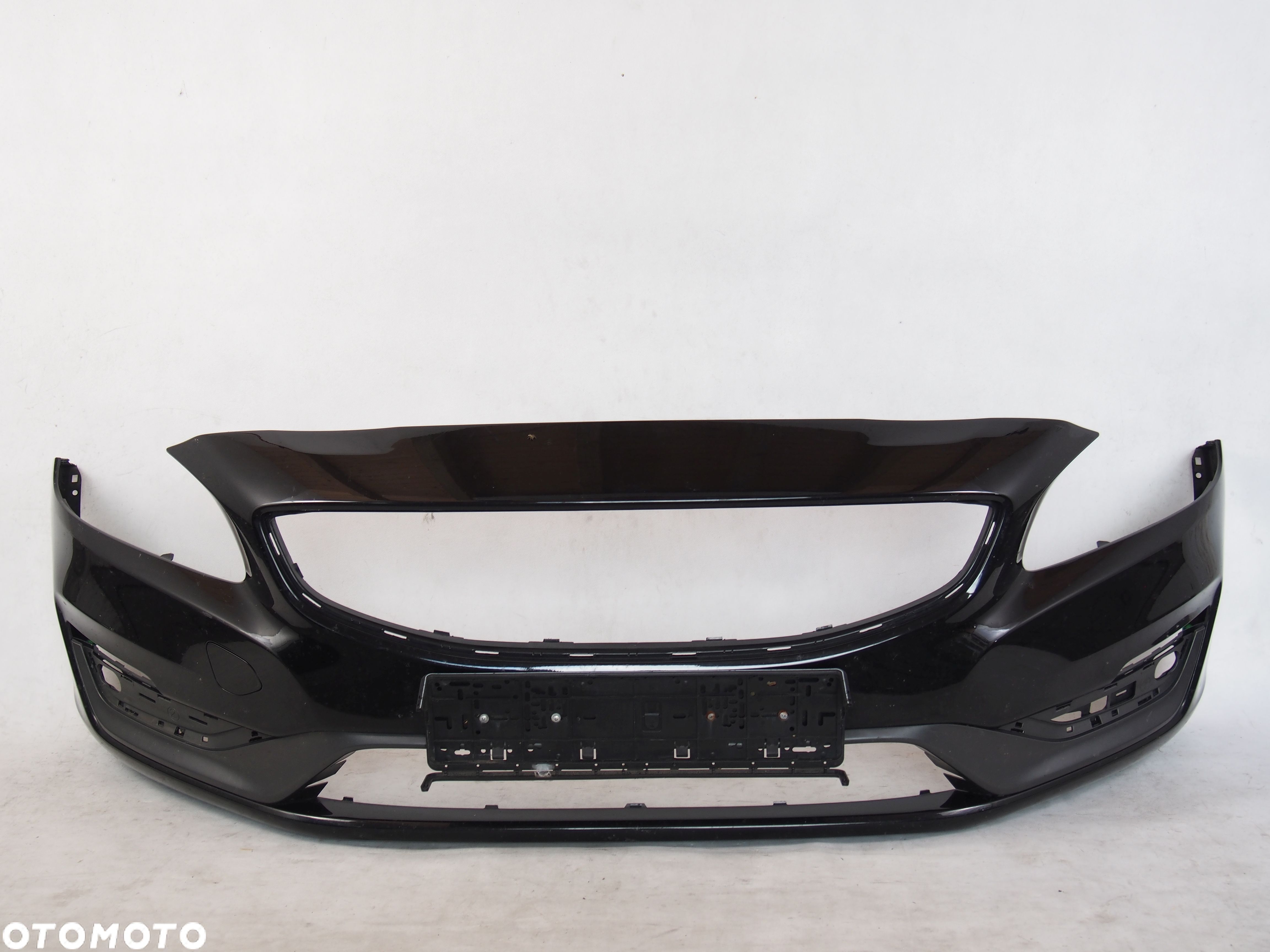 Volvo V70 13r FL Zderzak przod przedni v 70 2013 Lift - 1