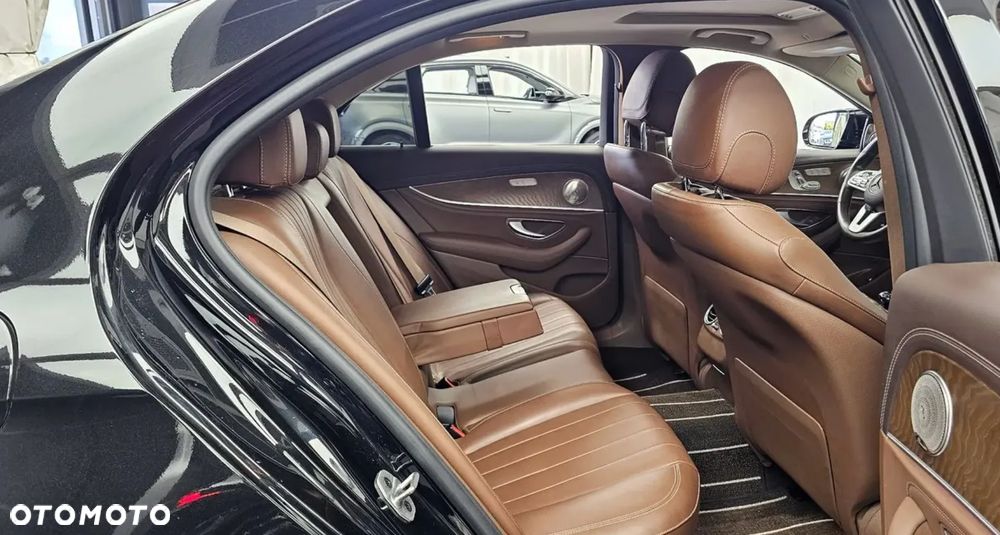 Mercedes-Benz Klasa E 220 d 9G-TRONIC Exclusive - 10