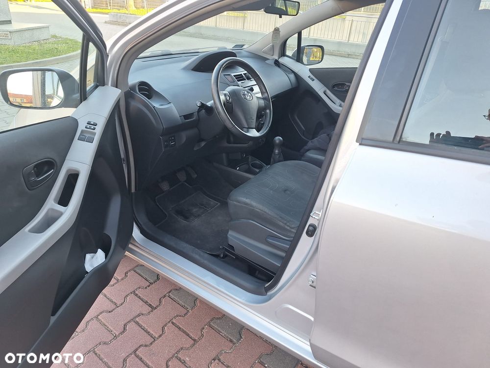 Toyota Yaris 1.0 Entry - 5