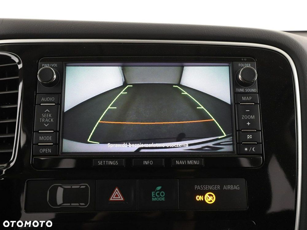 Mitsubishi Outlander - 24