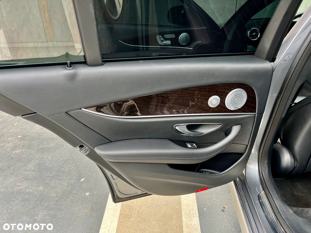 Mercedes-Benz Klasa E - 16