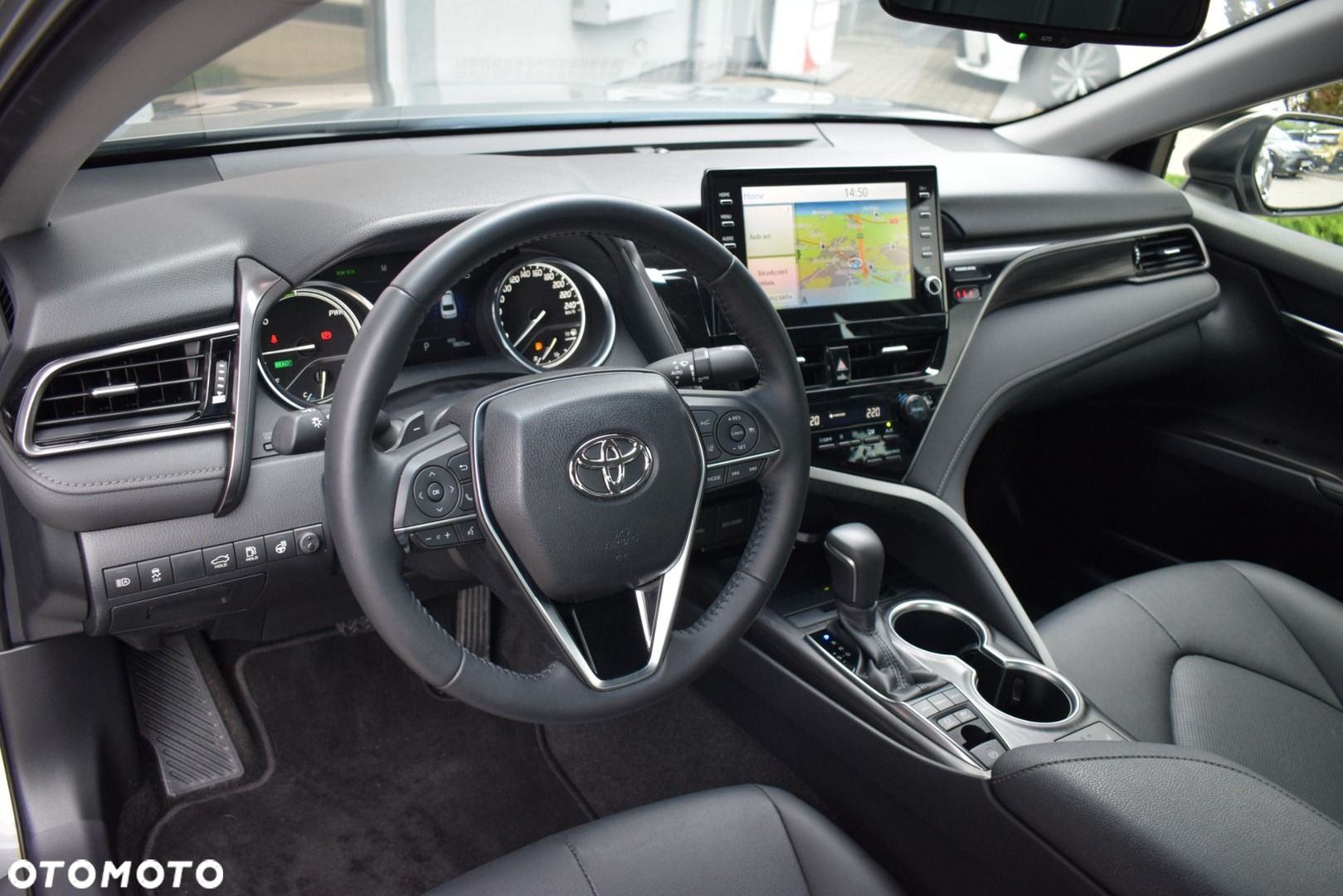 Toyota Camry - 17