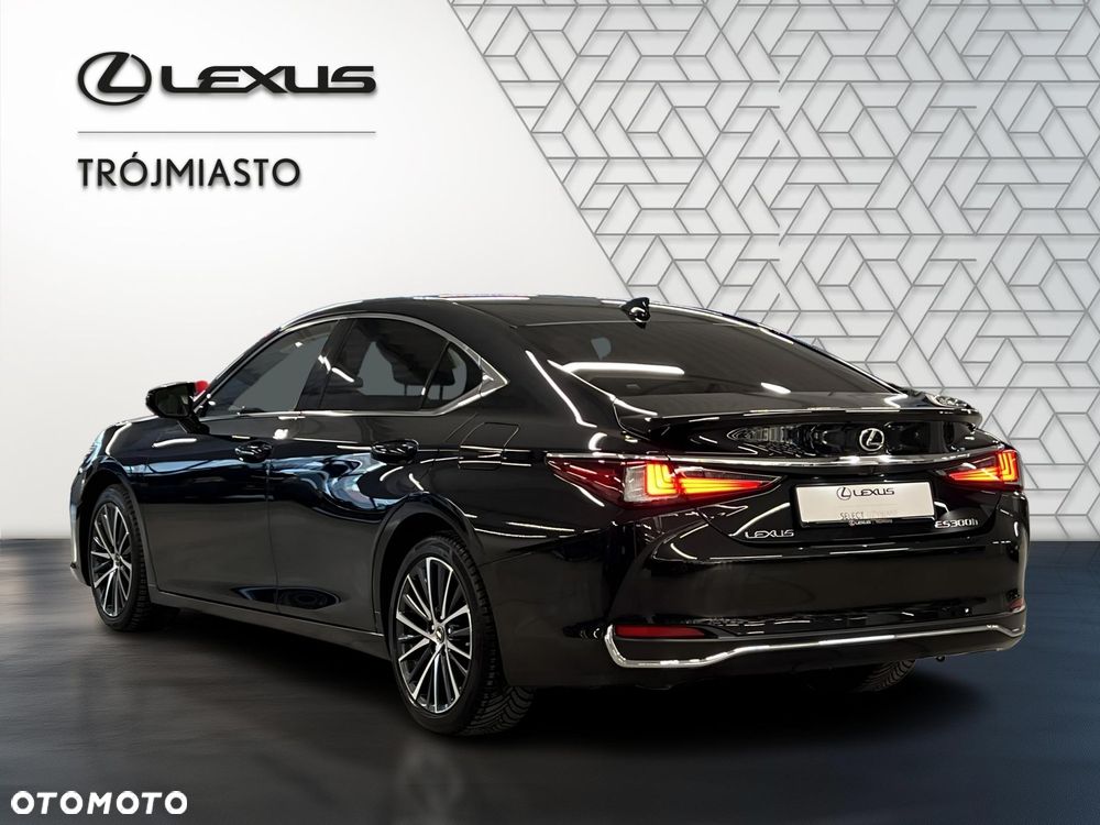 Lexus ES 300h Business Edition - 4
