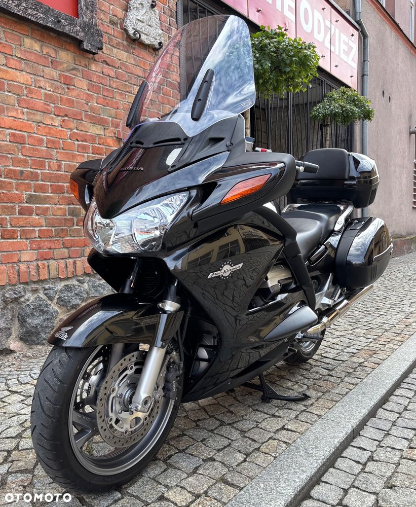 Honda ST - 18
