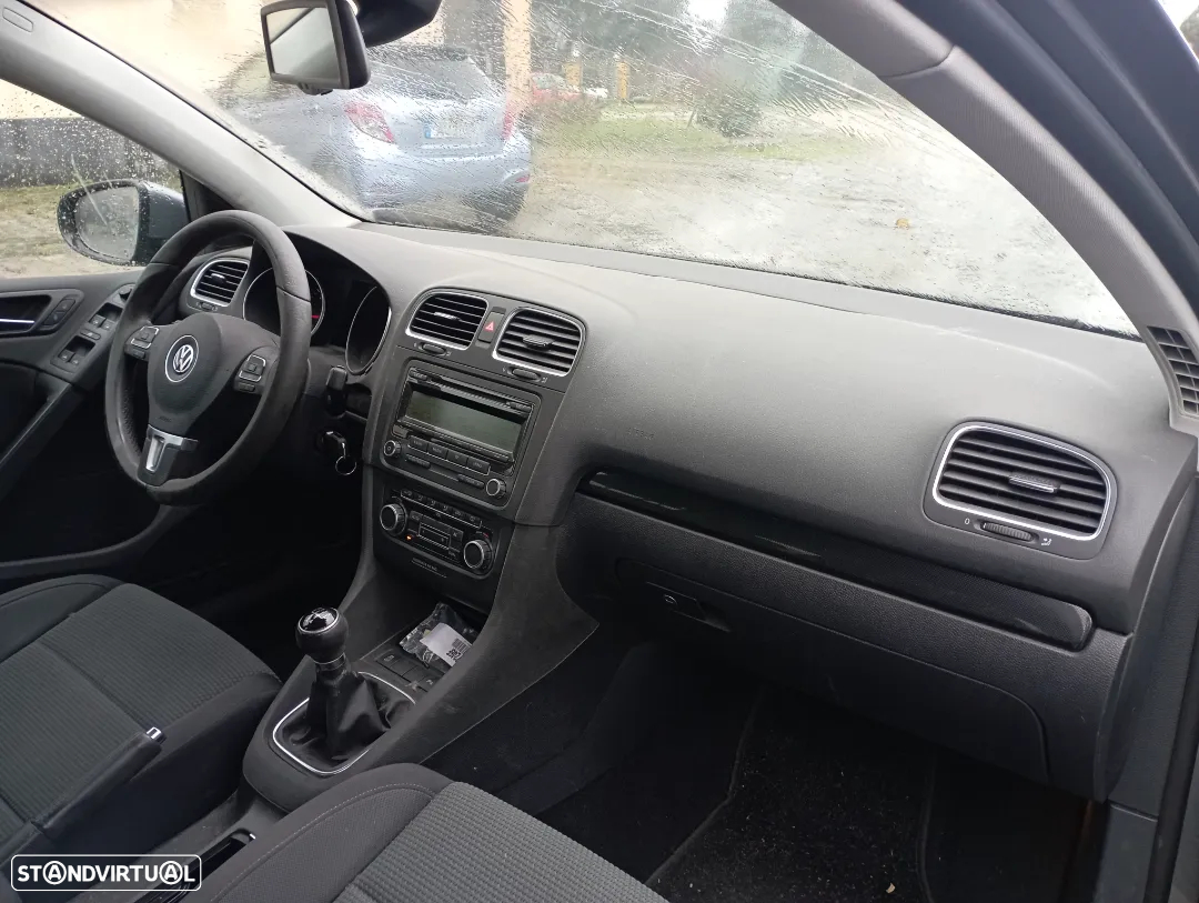 VW Golf VI 1.6 Tdi 2010 para peças - 8