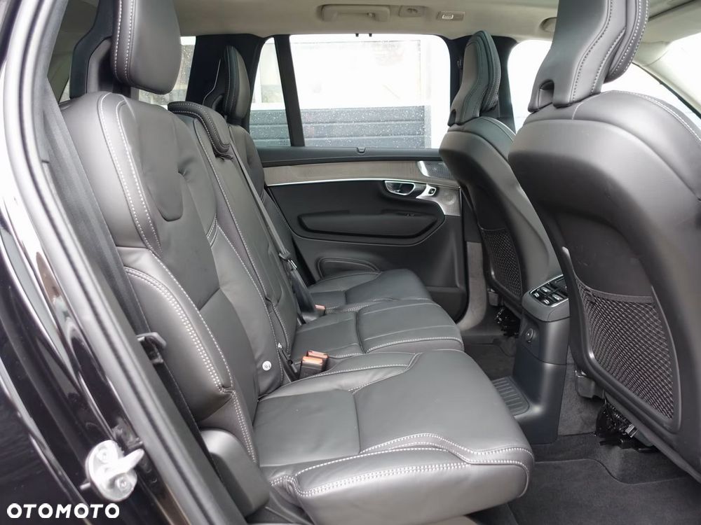 Volvo XC 90 T8 AWD Ultra Dark - 25