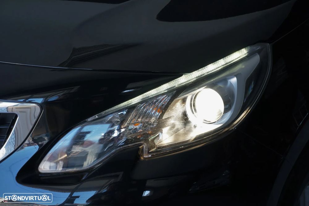 Peugeot 2008 1.6 BlueHDi Style - 26