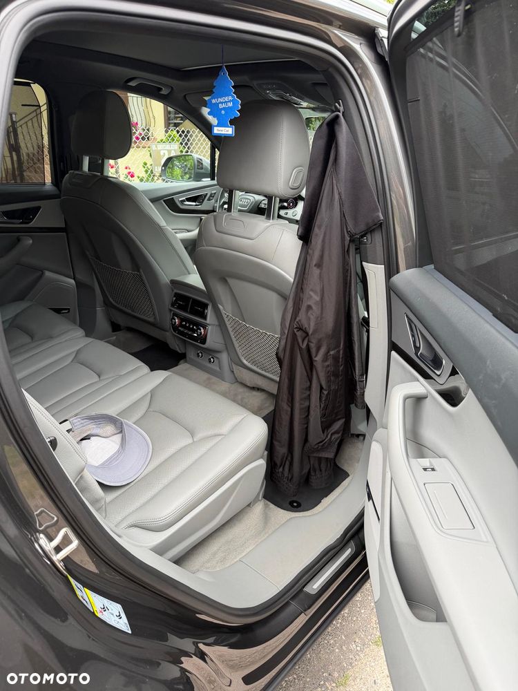 Audi Q7 - 10