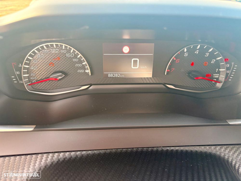 Peugeot 2008 1.2 PureTech Allure - 12