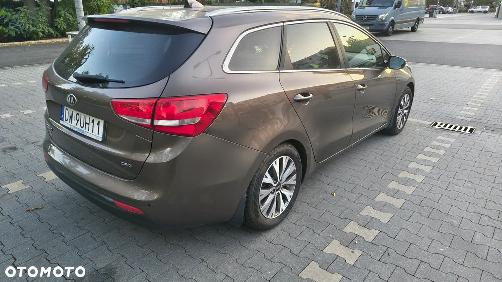 Kia Ceed - 8