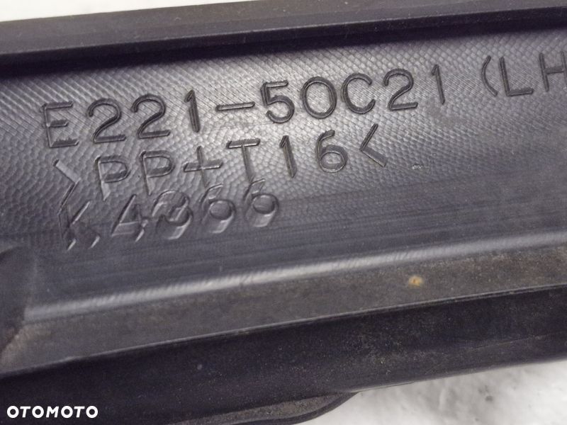 MAZDA CX7 RAMKA OSŁONA HALOGENU LEWA PRZÓD POD KIERUNKOWSKAZ E22150C22 - 11
