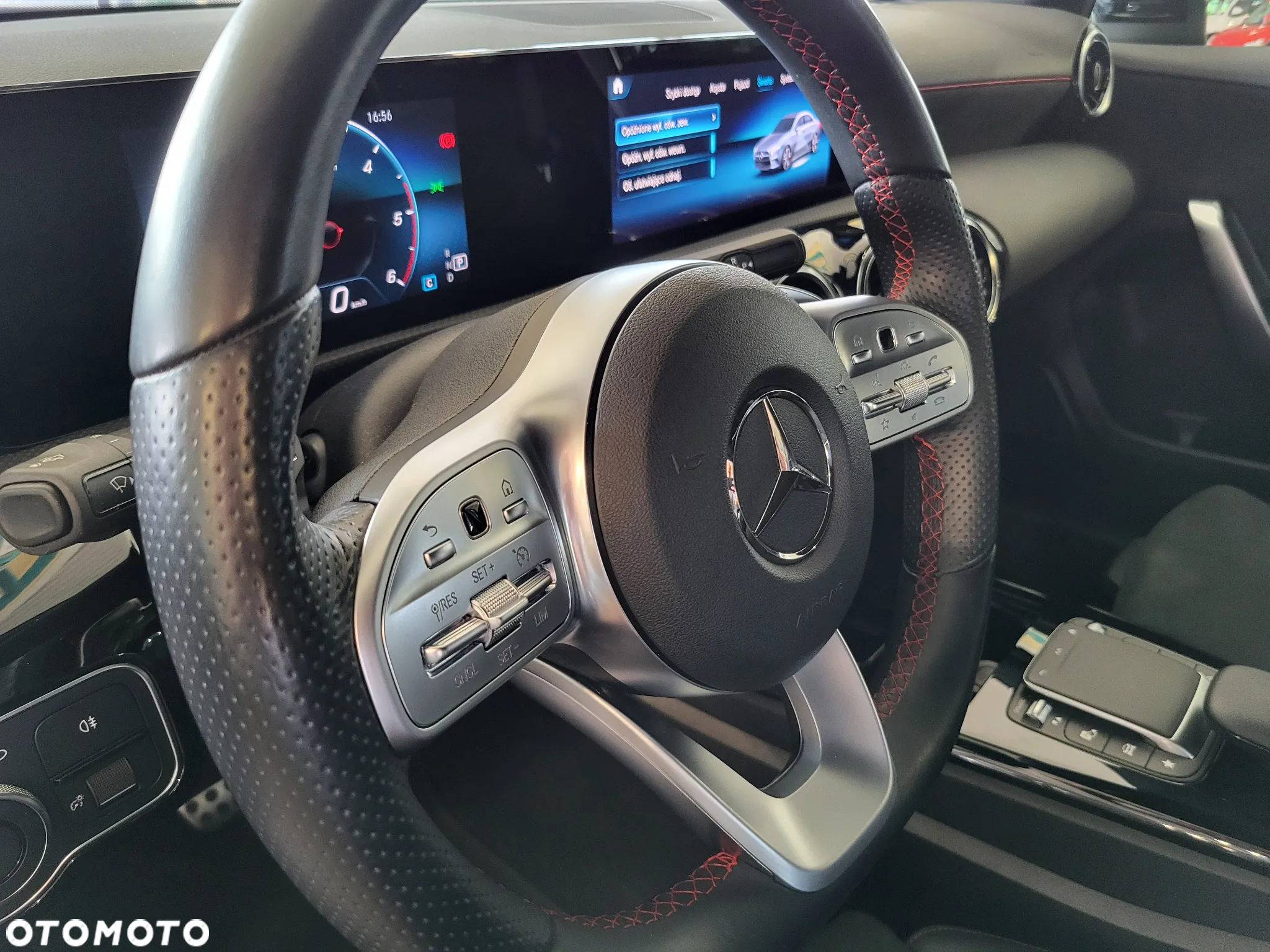Mercedes-Benz Klasa A 180 d AMG Line 8G-DCT - 13