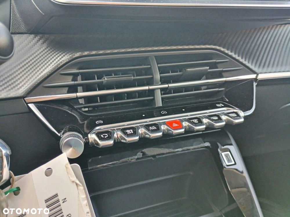 Peugeot 208 - 22