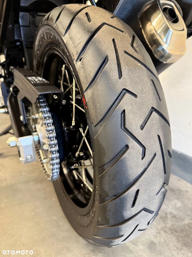 Suzuki V-STROM - 16