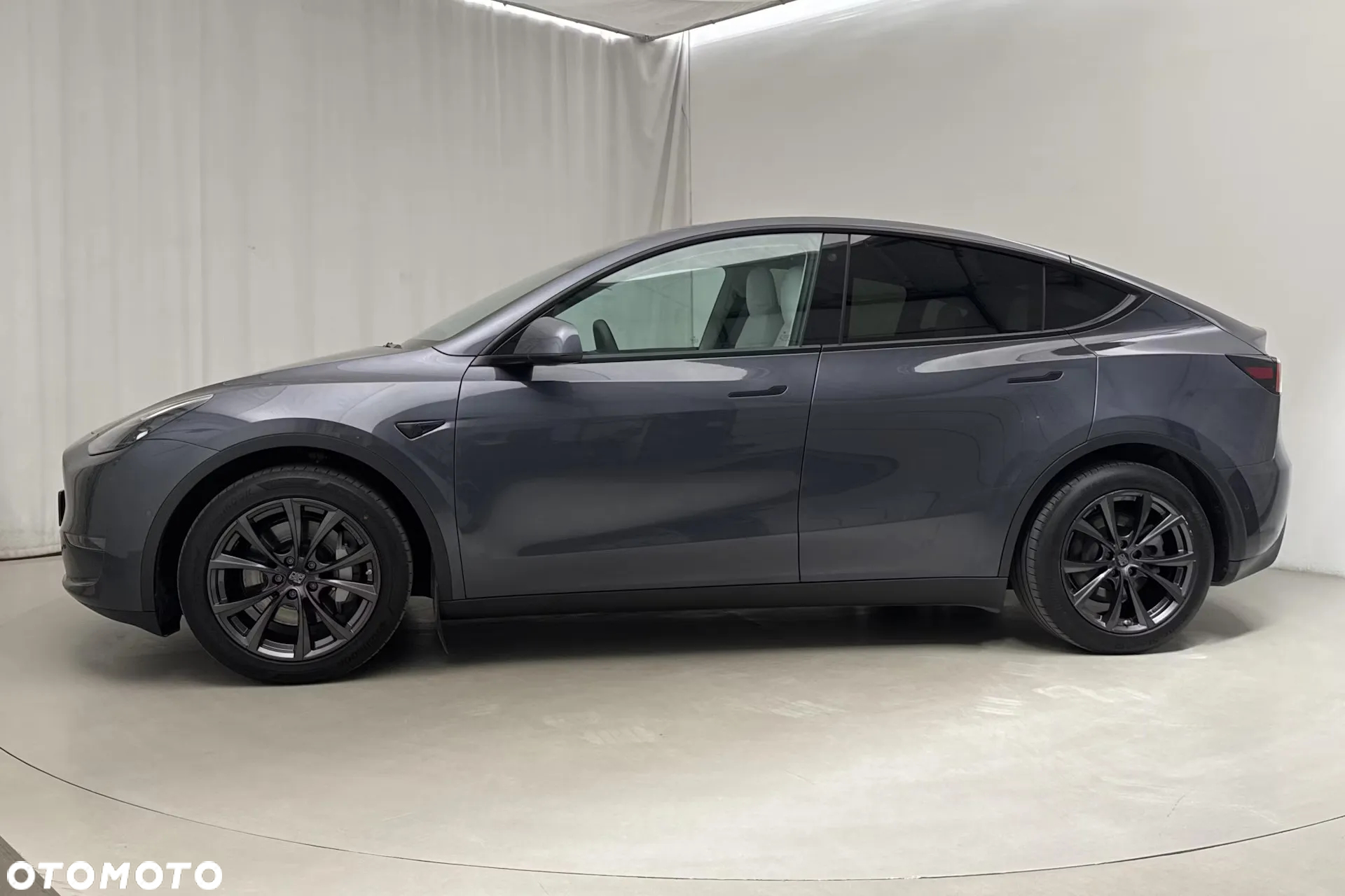 Tesla Y Long Range AWD - 2