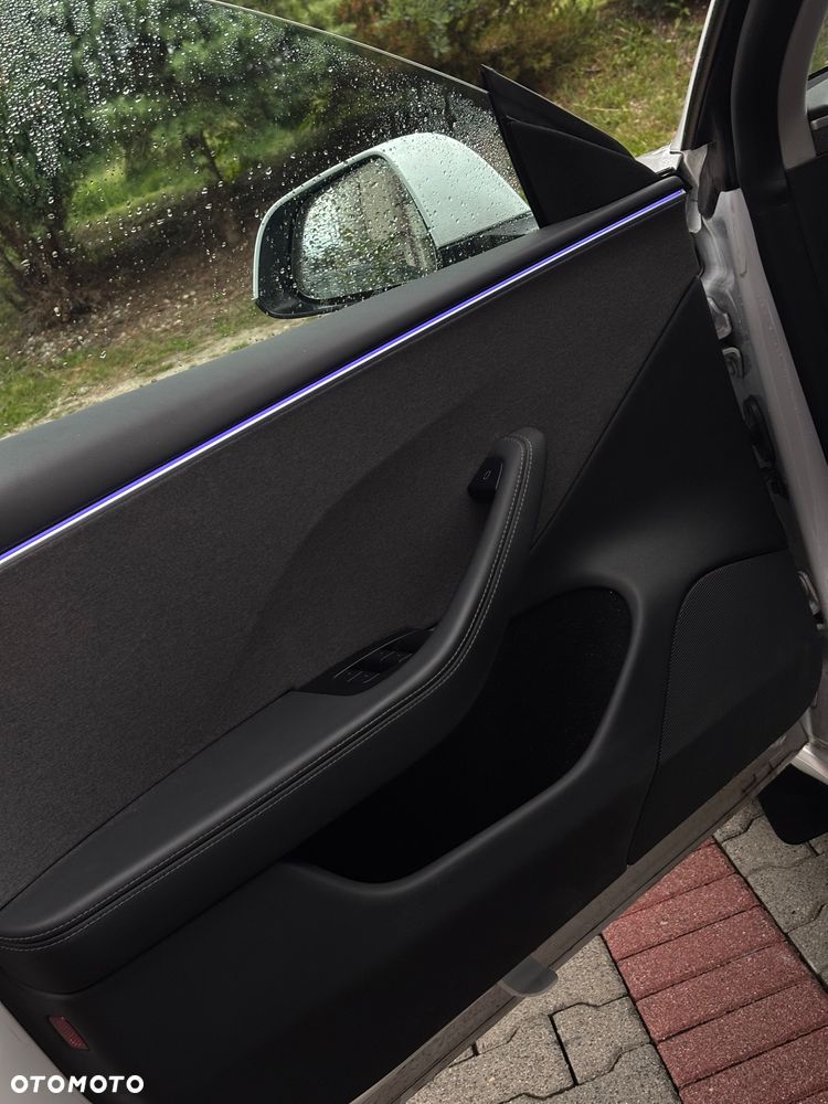 Tesla Model 3 RWD - 6