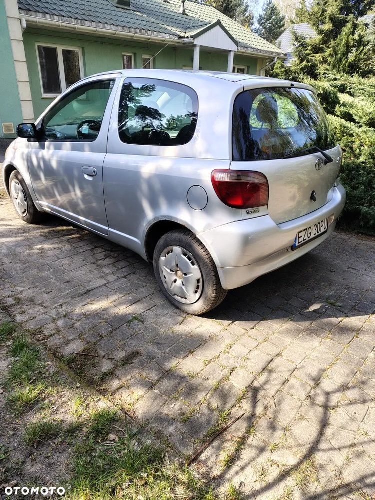 Toyota Yaris 1.0 Base - 4