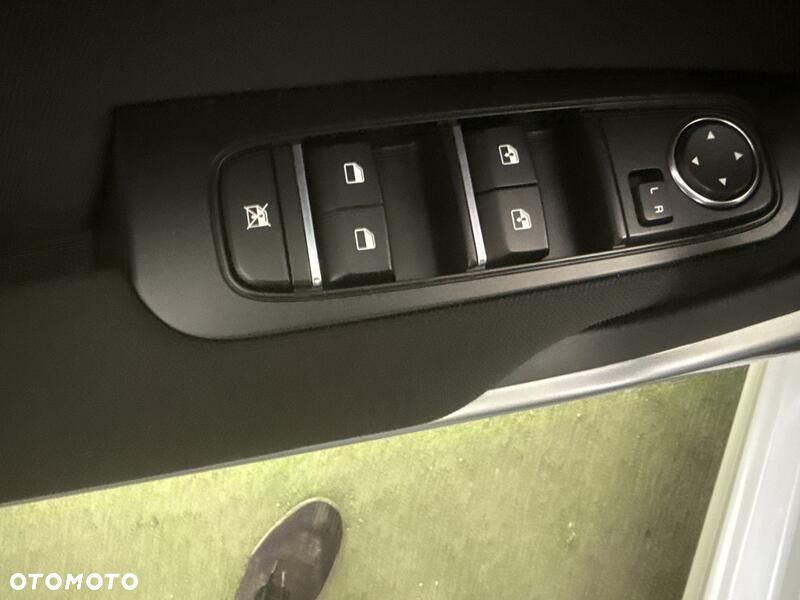 Kia Ceed 1.5 T-GDI M - 12