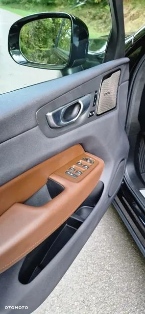 Volvo XC 60 B5 B AWD Plus Dark - 20