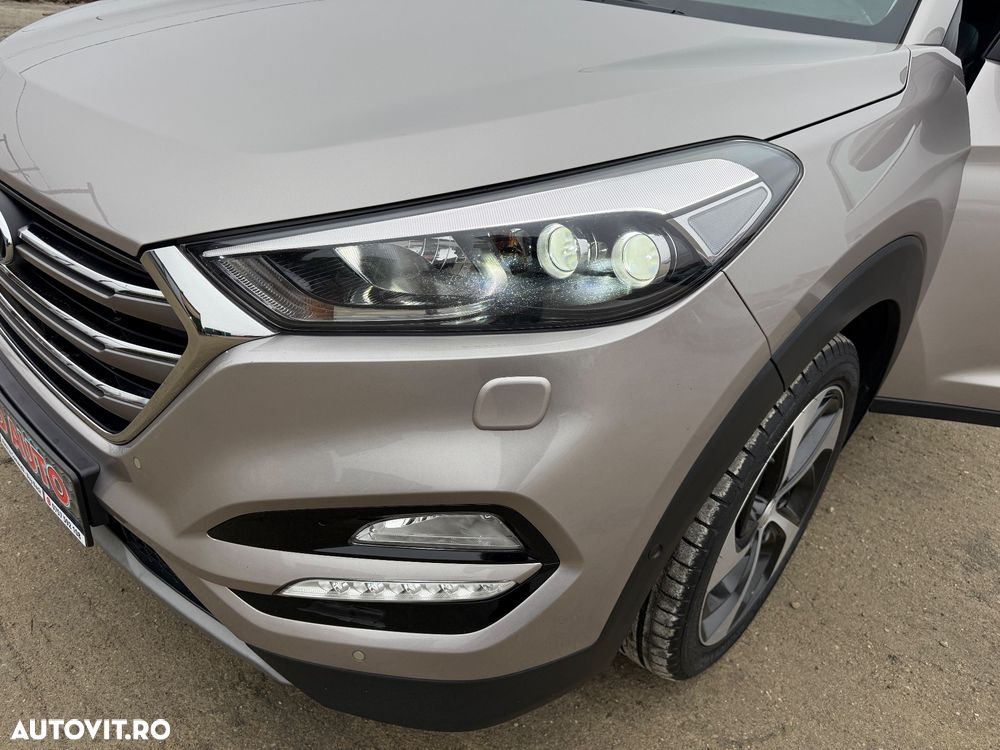 Hyundai Tucson 2.0 CRDI 4WD Automatik Advantage - 19