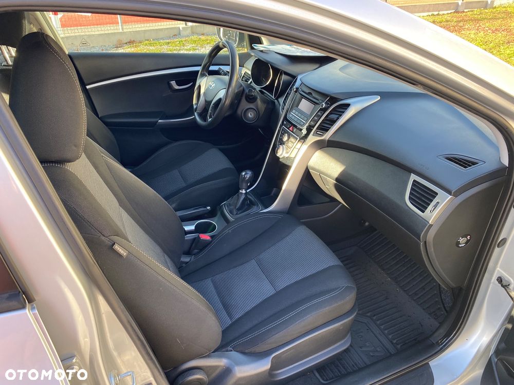 Hyundai i30 1.6 Comfort - 27