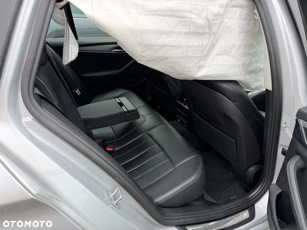 BMW Seria 5 530d xDrive Sport Line - 25
