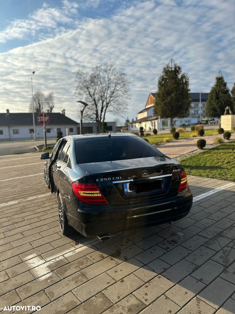 Mercedes-Benz C 250 CDI DPF 4Matic 7G-TRONIC BlueEFFICIENCY - 5