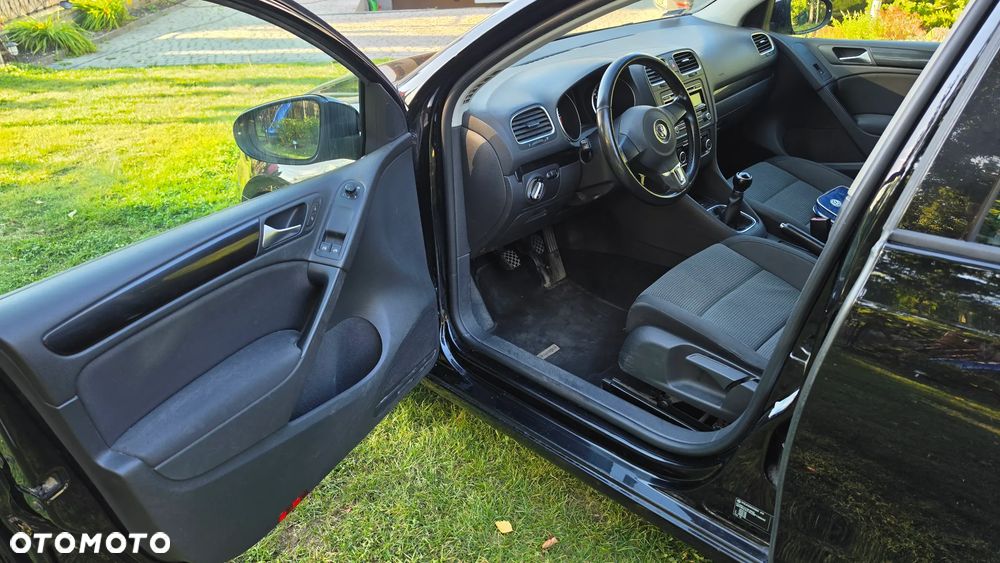 Volkswagen Golf - 8