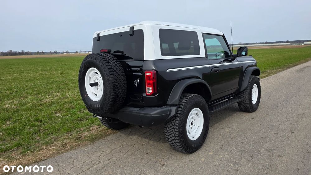 Ford Bronco - 5