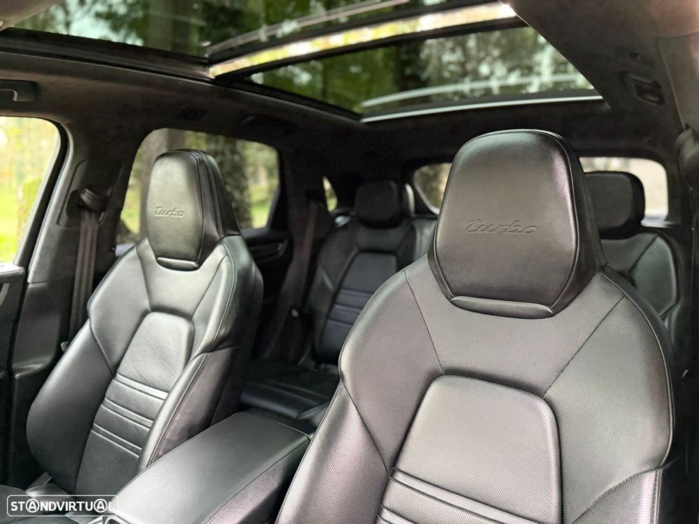 Porsche Cayenne Turbo - 34