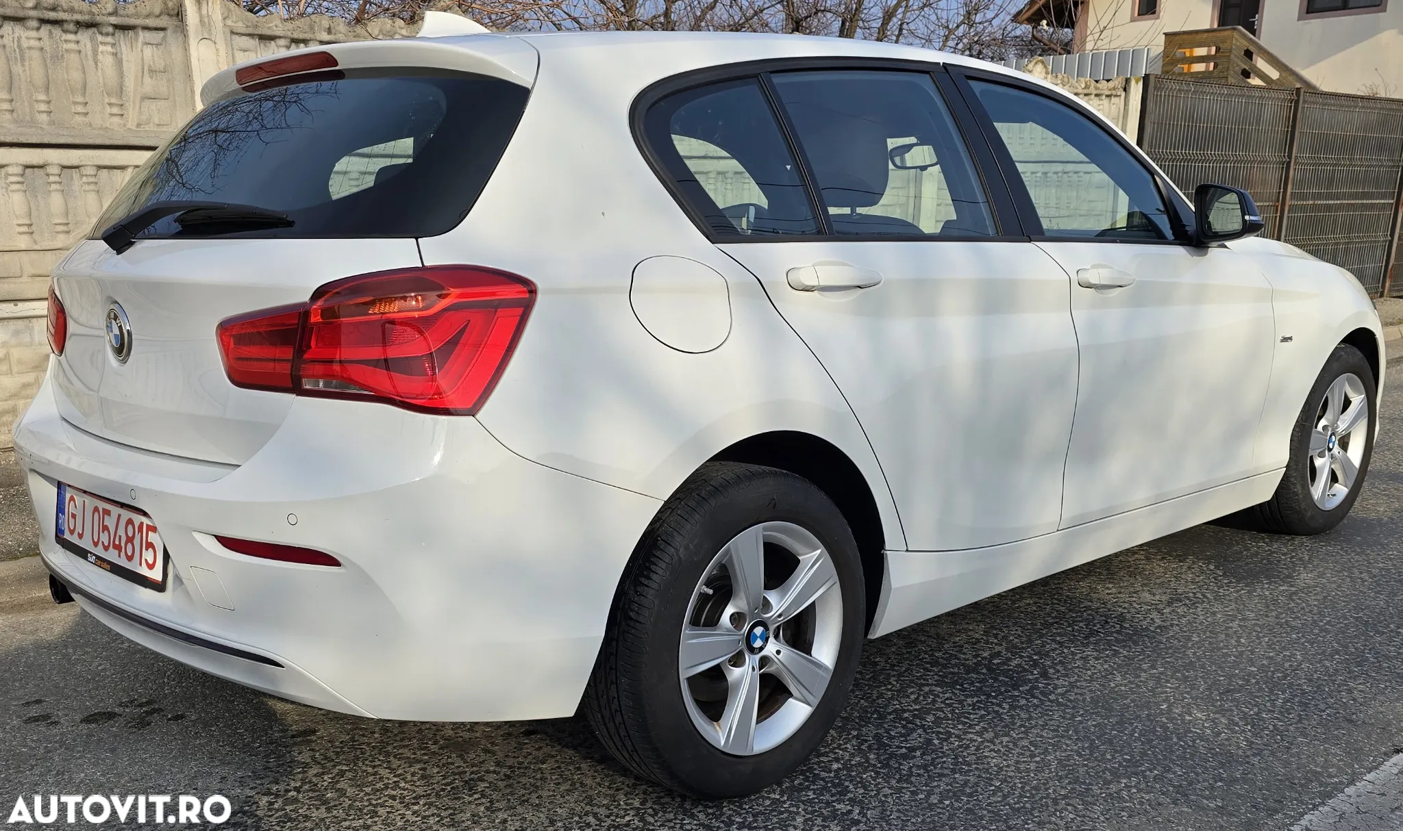 BMW Seria 1 120i M Sport - 4