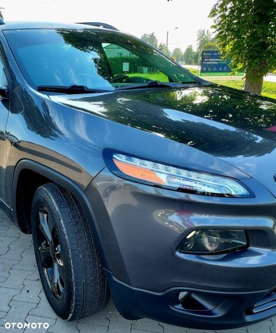 Jeep Cherokee - 2