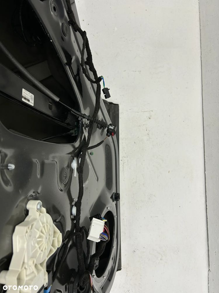 Drzwi prawe tył tylnie VW Touareg III 760 18-22 Rline LC5M C5M - 6