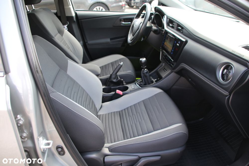 Toyota Auris 1.6 D-4D Premium - 20