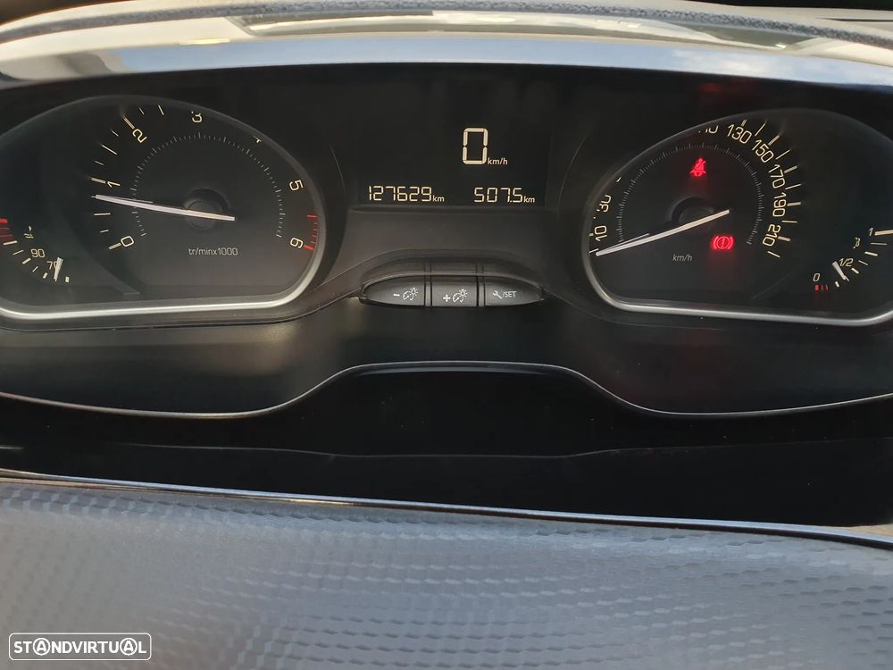 Peugeot 2008 1.6 BlueHDi Style - 10