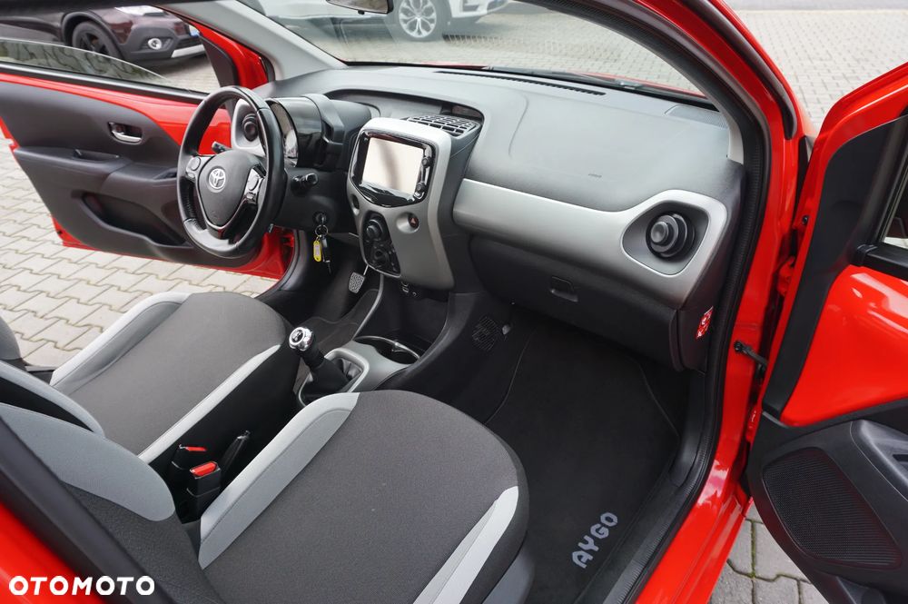 Toyota Aygo x-play Edition-S - 28