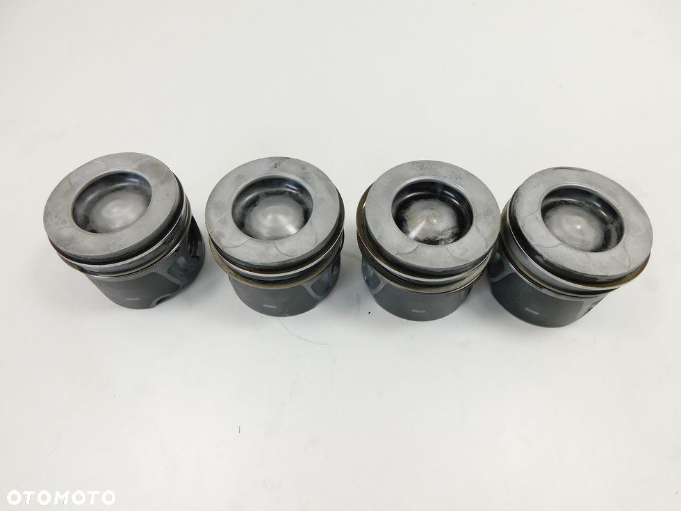 Tłok tłoki 2.0 HDI TDCI EURO 5 Ford Peugeot Citroen C5 III C4 II 508 5008 - 1