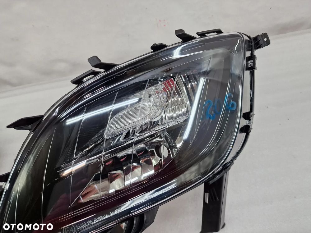 OPEL ASTRA J IV 4 09- NOWY LEWY HALOGEN , NR AUKCJI H206 - 3
