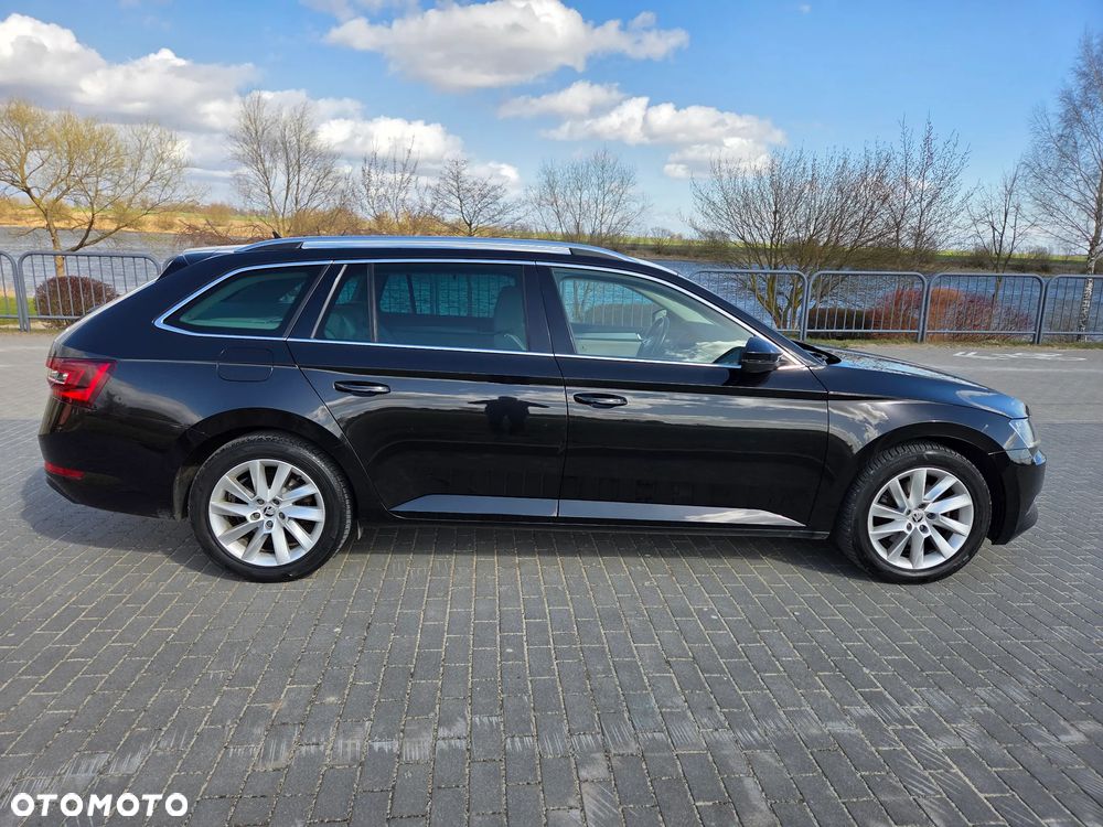 Skoda Superb 2.0 TDI 4x4 Style DSG - 8