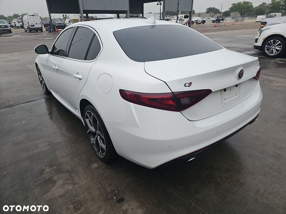Alfa Romeo Giulia 2.0 Turbo TI Q4 - 5