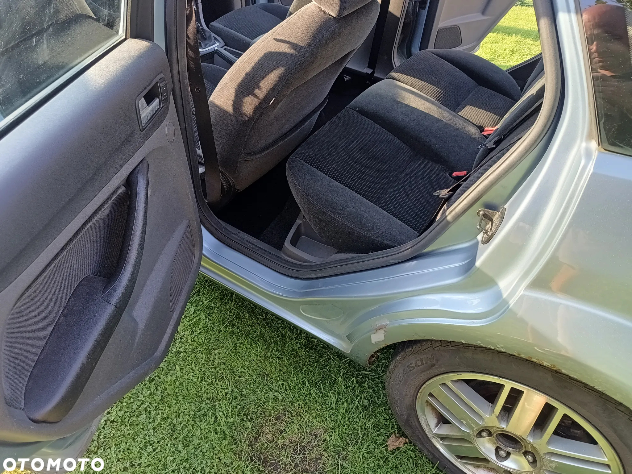 Ford Focus ver-1-6-16v-ghia - 26