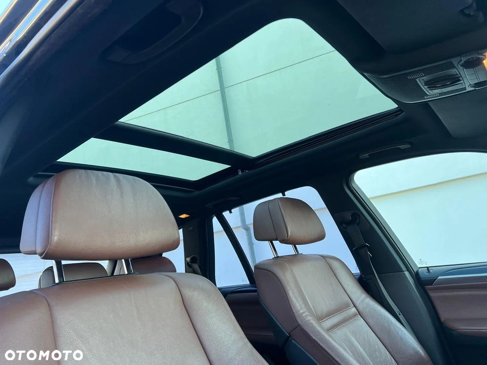 BMW X5 4.8i xDrive - 27