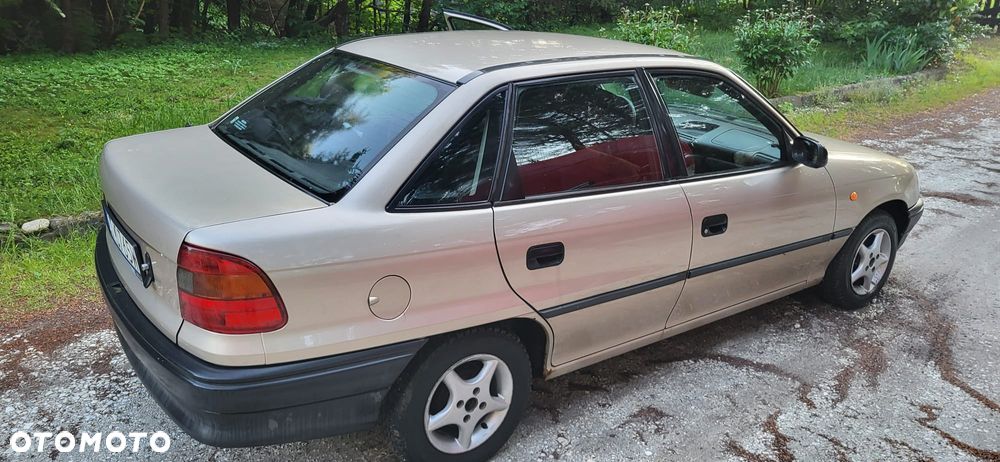 Opel Astra - 2