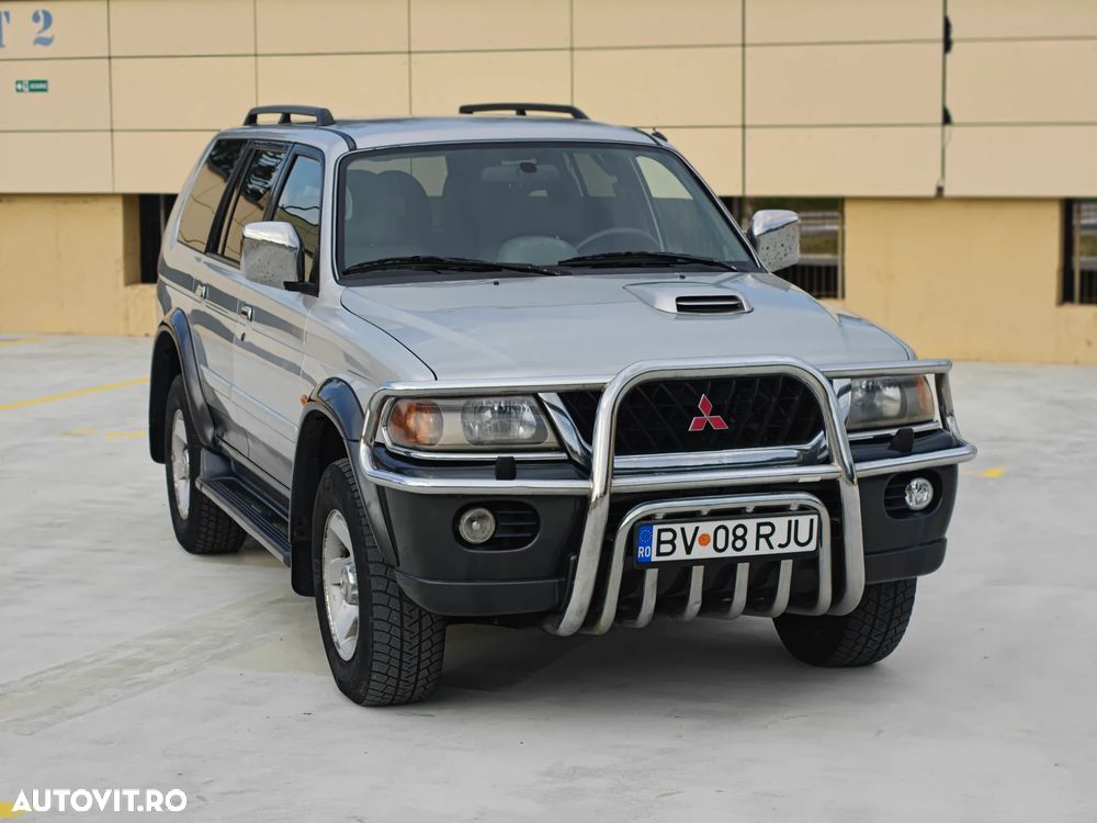 Mitsubishi Pajero Sport 2.5 TD GLS - 8