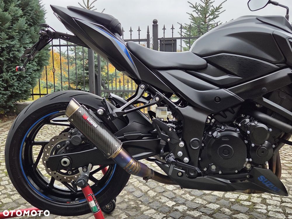 Suzuki GSX - 10