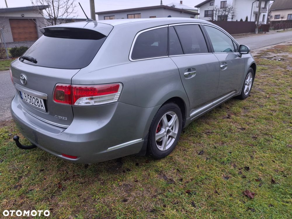 Toyota Avensis 2.0 D-4D - 5