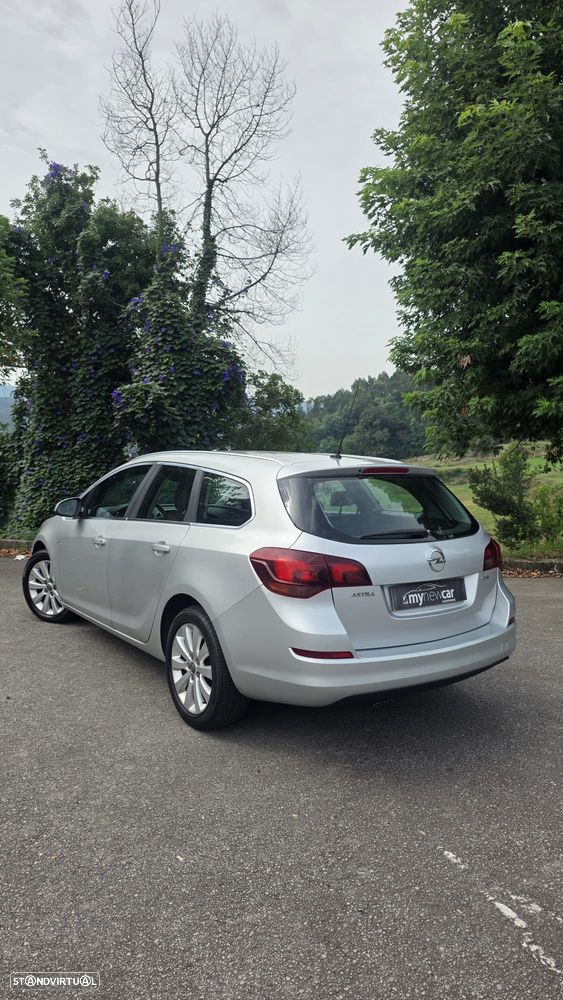 Opel Astra Sports Tourer 1.7 CDTi Cosmo - 2