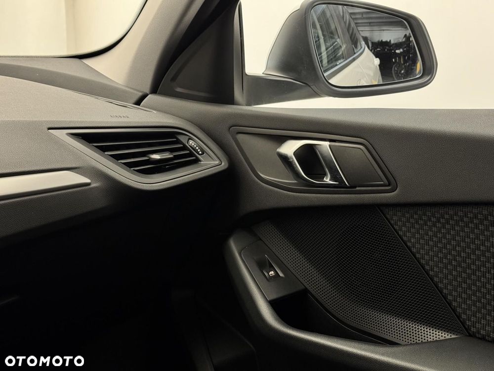 BMW Seria 1 - 21