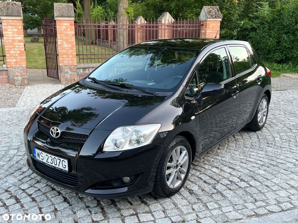 Toyota Auris - 1